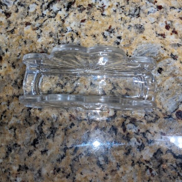 Crystal Scalloped Vintage Napkin Holder - Picture 2 of 6